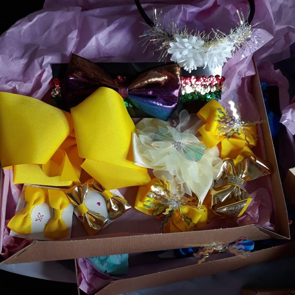 Bows - Picture 4 of 4